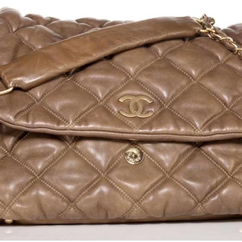 Auth Chanel Diamond Quilt Lambskin Leather Bag - Picture 4 of 9
